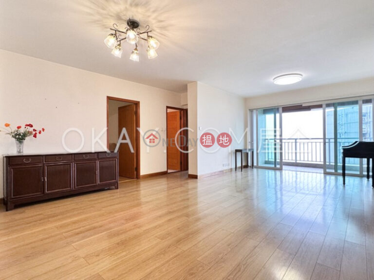 Efficient 2 bedroom with sea views, balcony | Rental