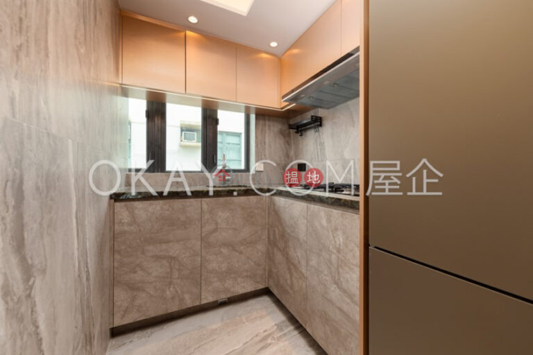 Luxurious 2 bed on high floor with sea views & rooftop | Rental