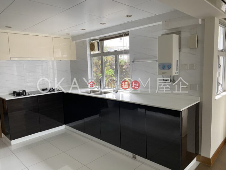 Efficient 4 bedroom with balcony & parking | Rental