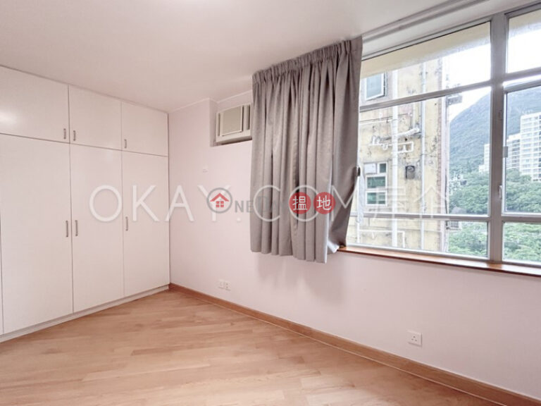 Luxurious 3 bed on high floor with sea views & balcony | Rental