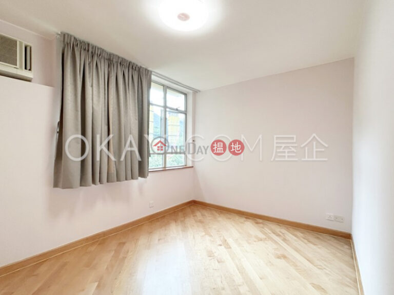 Luxurious 3 bed on high floor with sea views & balcony | Rental