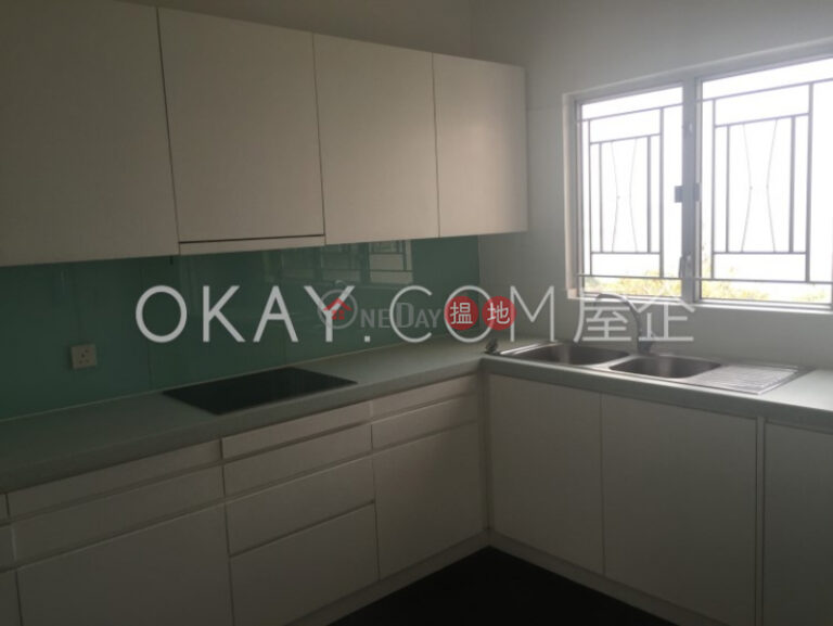 Luxurious 3 bedroom with balcony & parking | Rental