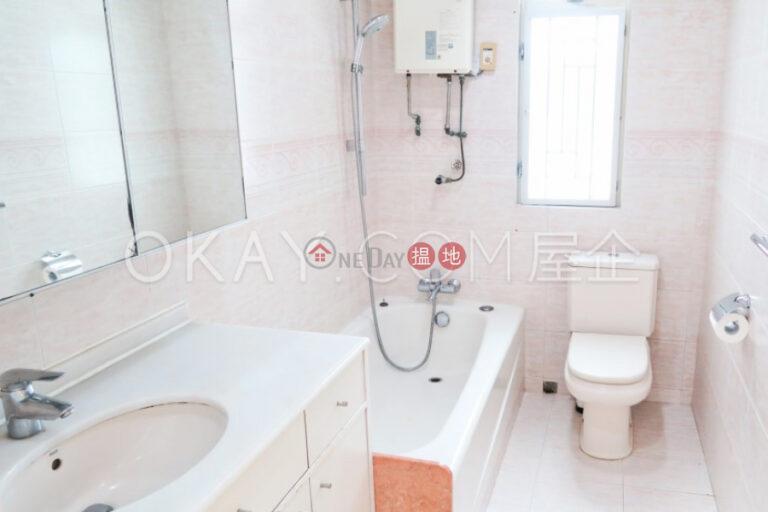 Luxurious 3 bedroom with sea views, balcony | Rental