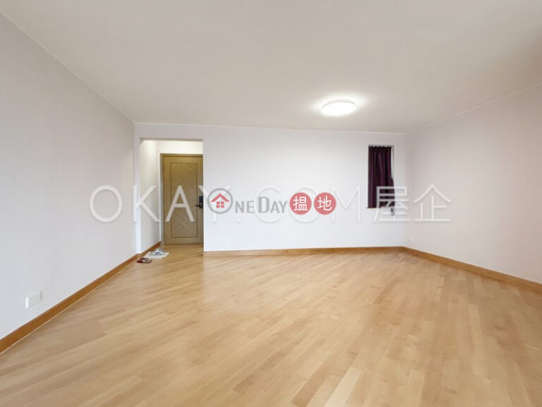 Luxurious 3 bed on high floor with sea views & balcony | Rental