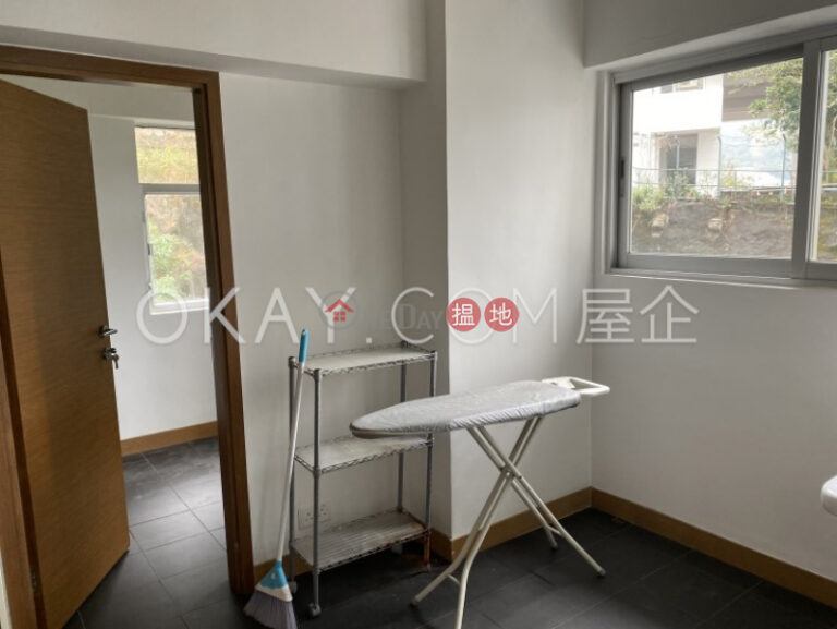 Efficient 4 bedroom with balcony & parking | Rental