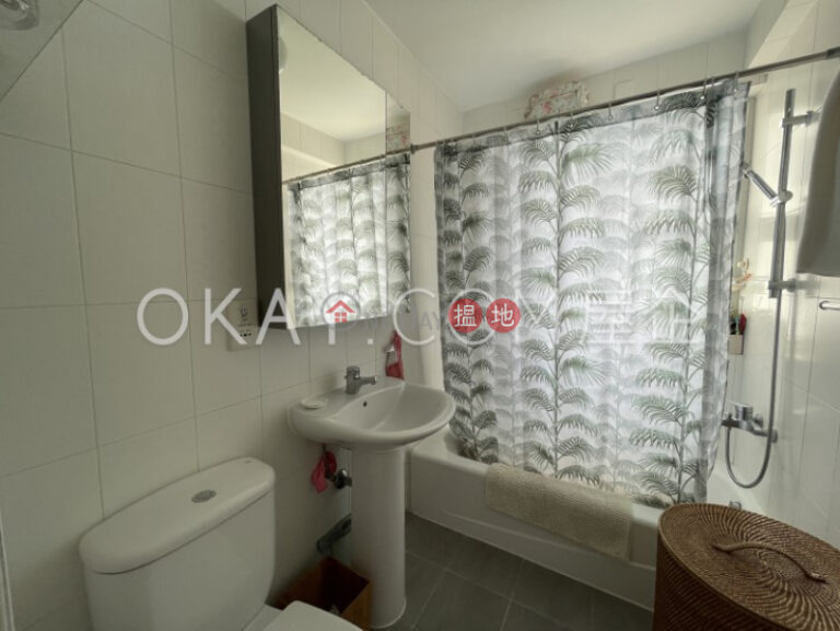 Efficient 4 bedroom with balcony & parking | Rental