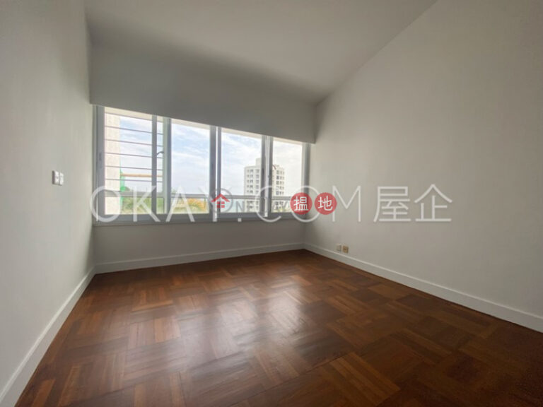 Gorgeous house with balcony & parking | Rental