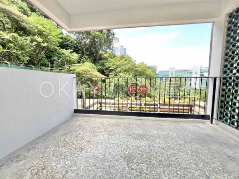 Efficient 4 bedroom with balcony & parking | Rental
