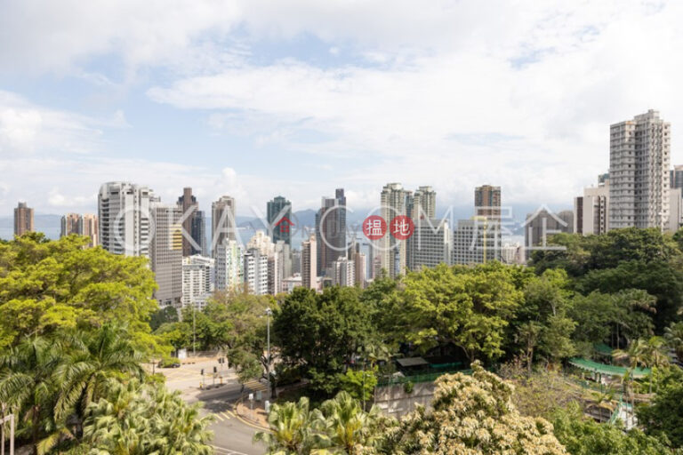 Efficient 3 bedroom with terrace & parking | Rental