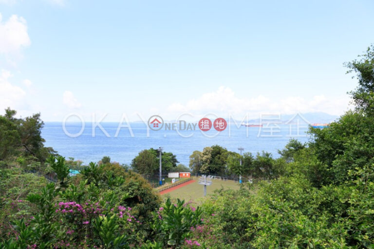 Stylish 4 bedroom with balcony & parking | Rental