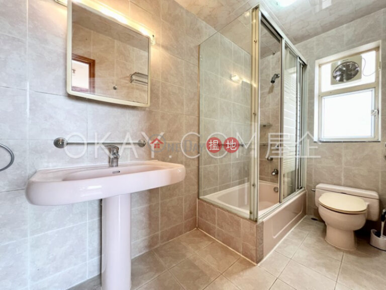 Efficient 3 bedroom with sea views & parking | Rental