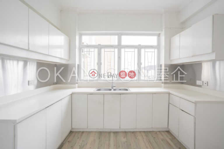 Rare 3 bedroom with parking | Rental