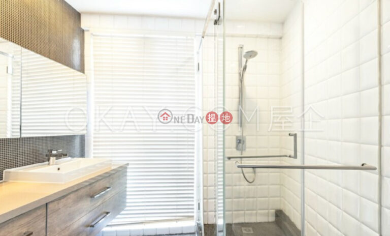 Tasteful 2 bedroom with sea views, balcony | Rental