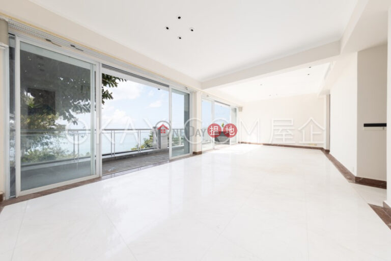 Stylish house with sea views, terrace & balcony | Rental
