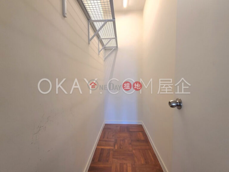 Lovely 3 bedroom with sea views, balcony | Rental