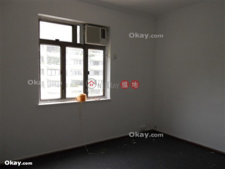 Charming 3 bedroom on high floor with balcony | Rental