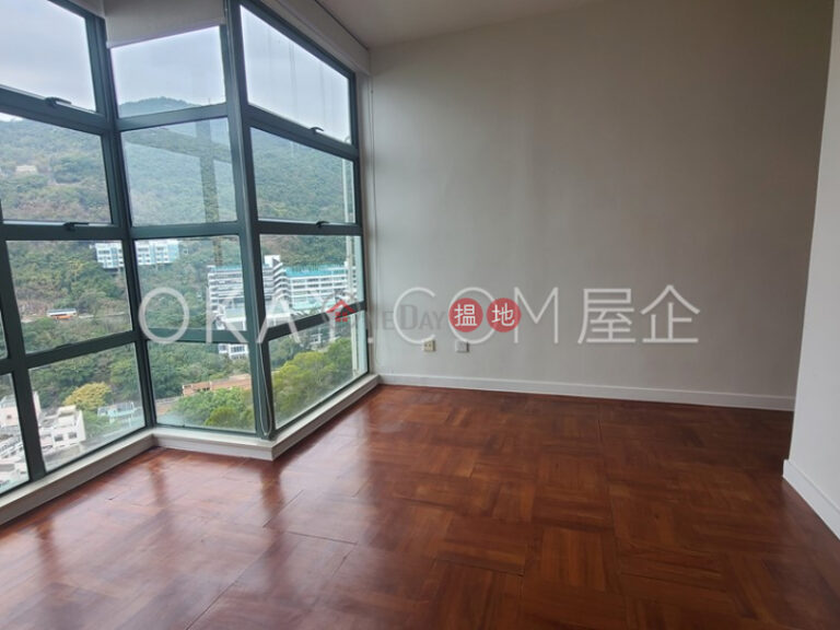 Lovely 3 bedroom with sea views, balcony | Rental