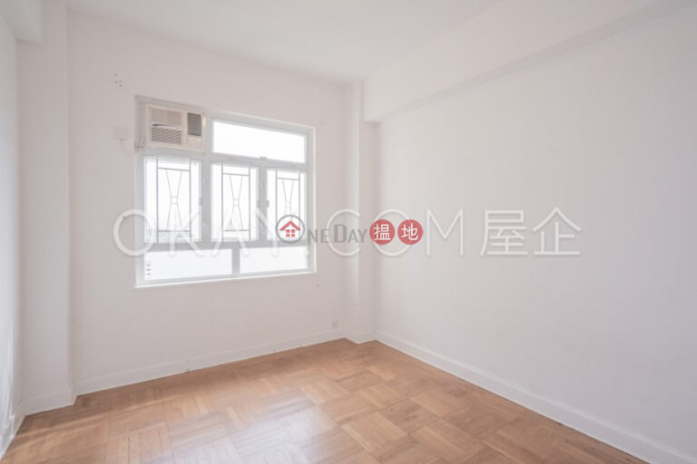 Rare 3 bedroom with parking | Rental