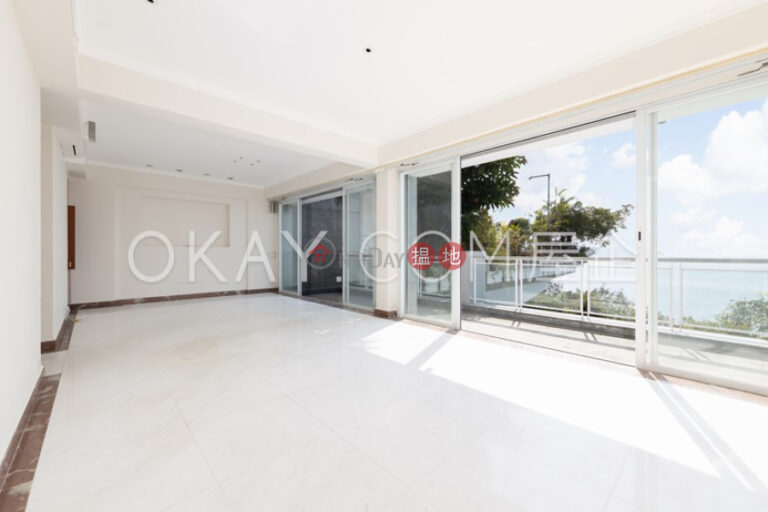 Stylish house with sea views, terrace & balcony | Rental