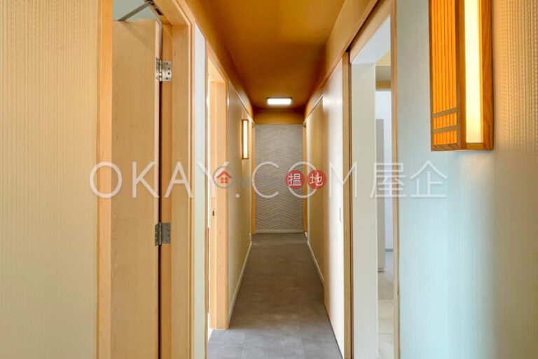 Luxurious 3 bed on high floor with sea views & parking | Rental