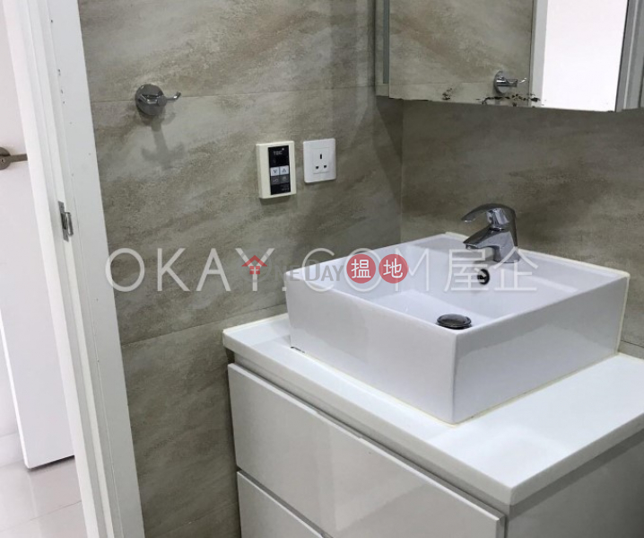 Efficient 3 bedroom with balcony & parking | Rental