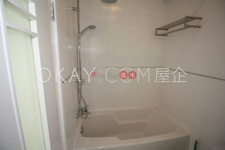 Efficient 2 bedroom with rooftop & parking | Rental