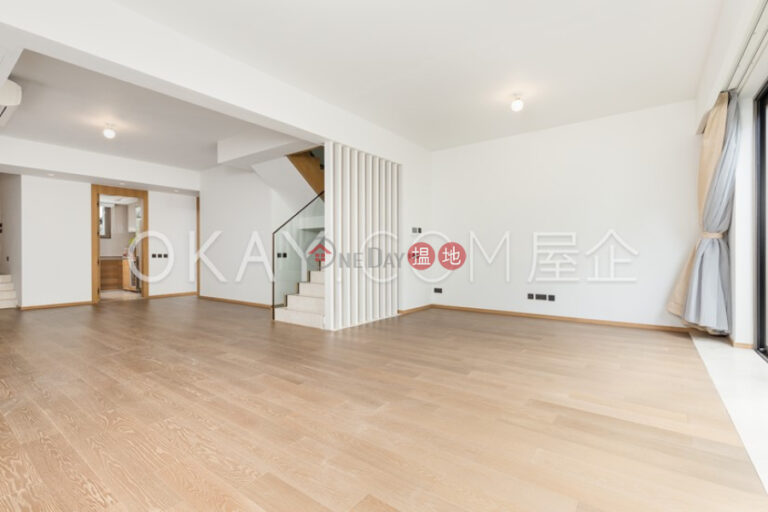 Stylish 3 bedroom with parking | Rental