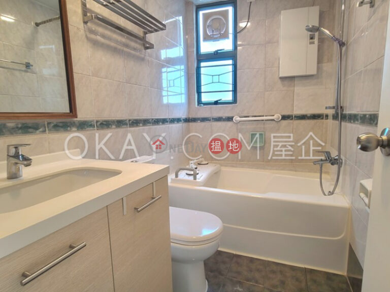 Lovely 3 bedroom with sea views, balcony | Rental