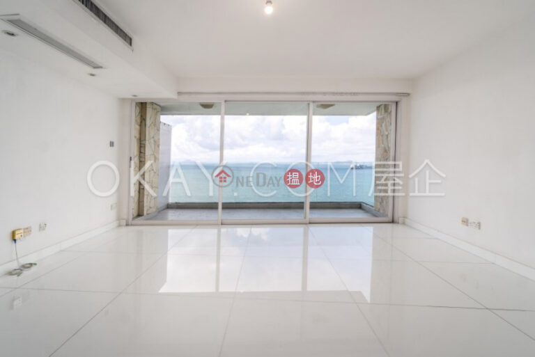 Stylish 3 bedroom with sea views, balcony | Rental
