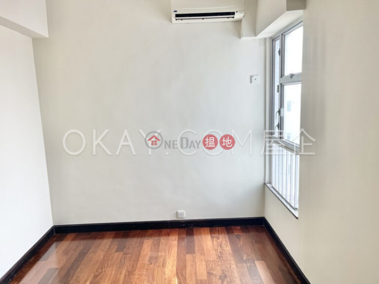 Tasteful 3 bedroom with balcony & parking | Rental