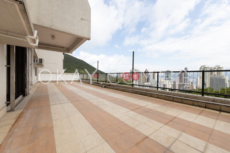 Efficient 3 bedroom with terrace & parking | Rental