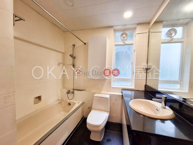 Efficient 3 bedroom with balcony & parking | Rental