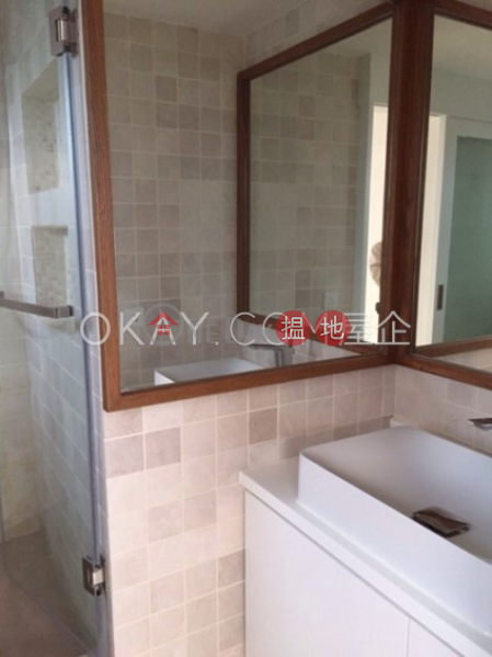 Rare 3 bedroom on high floor with rooftop & parking | Rental