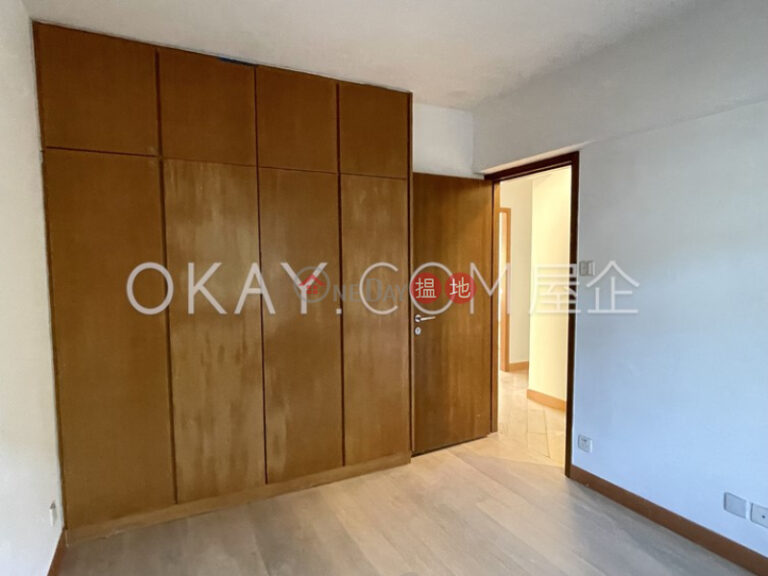 Efficient 4 bedroom with sea views, balcony | Rental