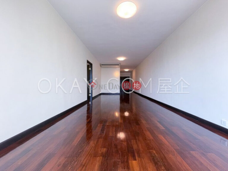 Stylish 3 bedroom with parking | Rental