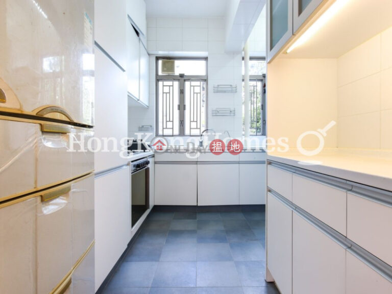 3 Bedroom Family Unit for Rent at Bisney Villas