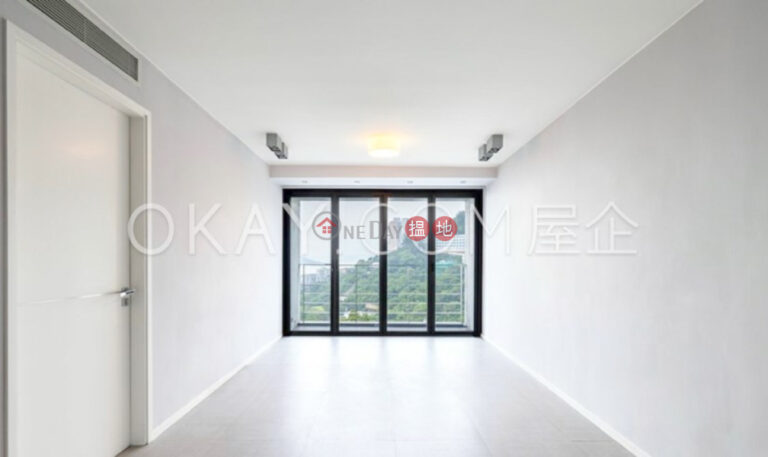 Tasteful 2 bedroom with sea views, balcony | Rental