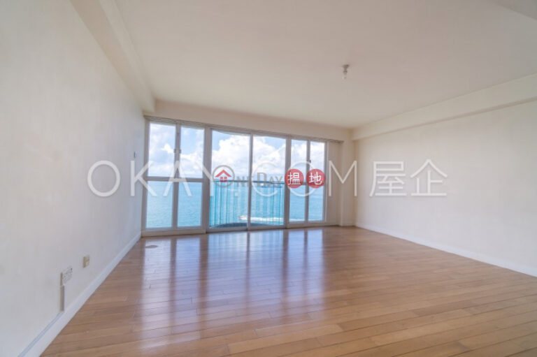 Stylish 3 bedroom with sea views, balcony | Rental