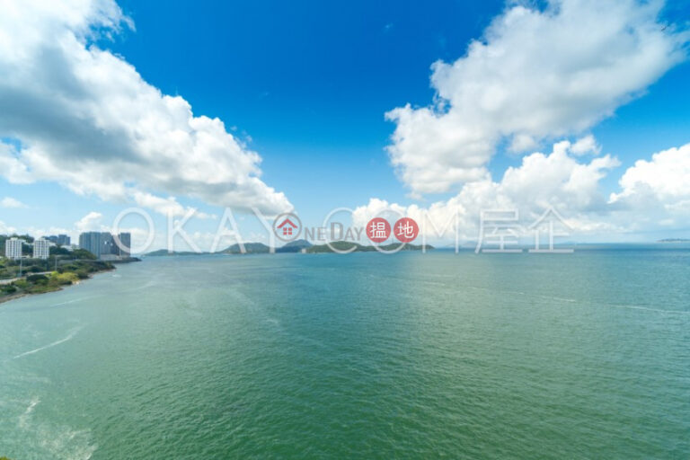 Stylish 3 bedroom with sea views, balcony | Rental