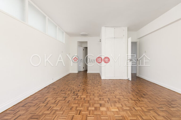 Efficient 4 bedroom with sea views | Rental