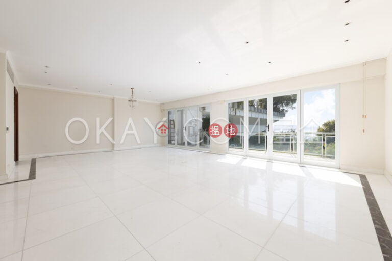 Stylish house with sea views, terrace & balcony | Rental