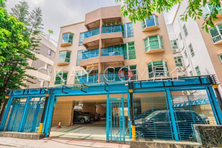 Tasteful 3 bedroom with balcony & parking | Rental