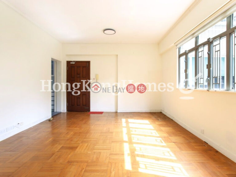 3 Bedroom Family Unit for Rent at Bisney Villas