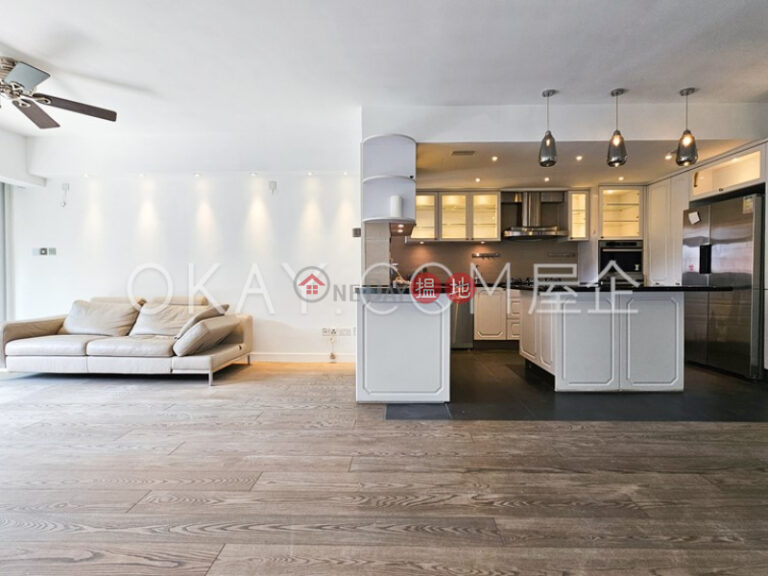 Luxurious 3 bedroom with balcony & parking | Rental