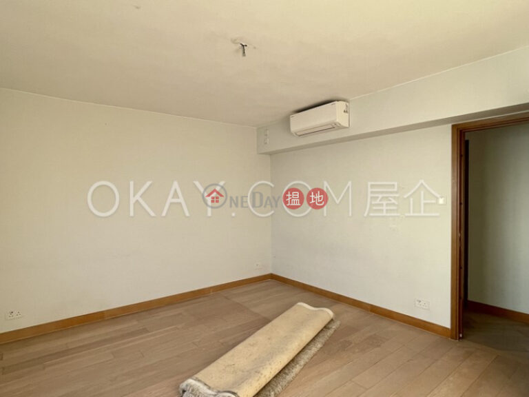 Efficient 4 bedroom with sea views, balcony | Rental