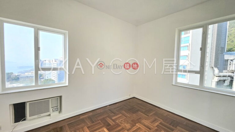 Gorgeous 2 bedroom with balcony & parking | Rental