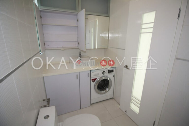 Efficient 2 bedroom with rooftop & parking | Rental