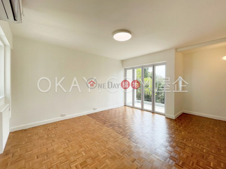 Tasteful 3 bedroom on high floor with balcony & parking | Rental