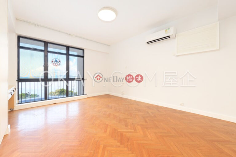 Stylish 4 bedroom with balcony & parking | Rental