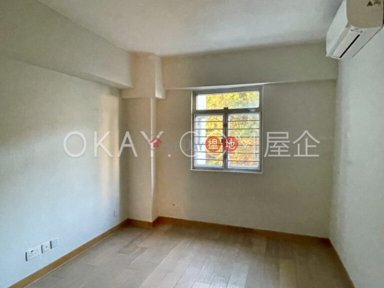 Efficient 4 bedroom with sea views, balcony | Rental